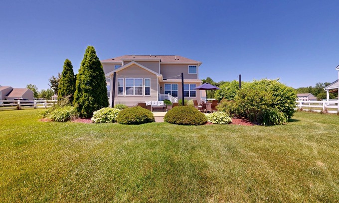 Millsboro House | Beautiful house with shared pool, gym, and tennis courts - near beaches
