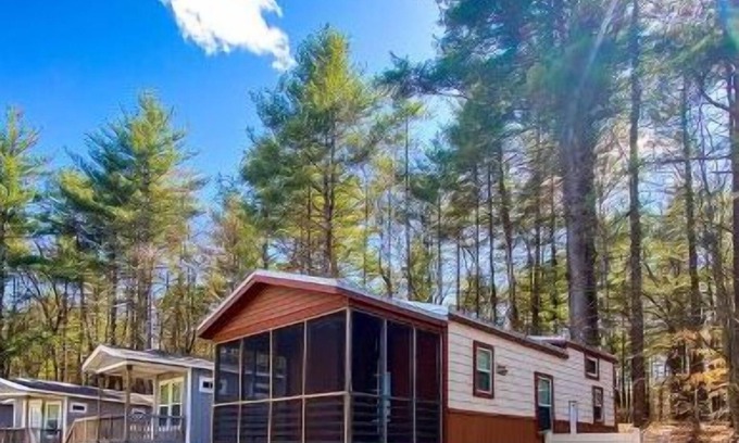 Queensbury Cottage | Beautiful Lake George Cottage