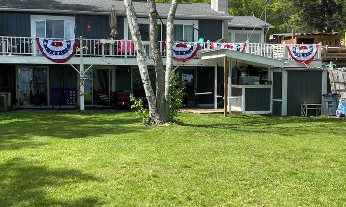 Breezy Point House | Beautiful lake side lower unit cabin on pelican lake