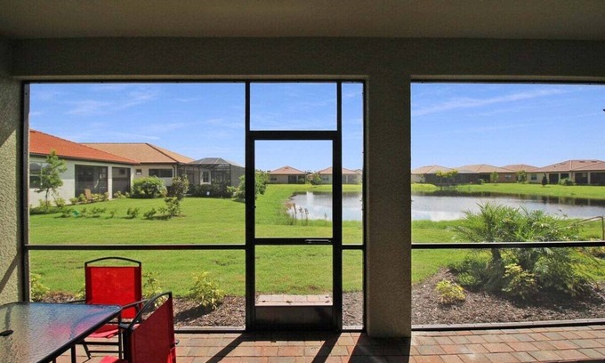 Nokomis House | Beautiful lakefront home in Toscana Isles - Breeze By The Lake