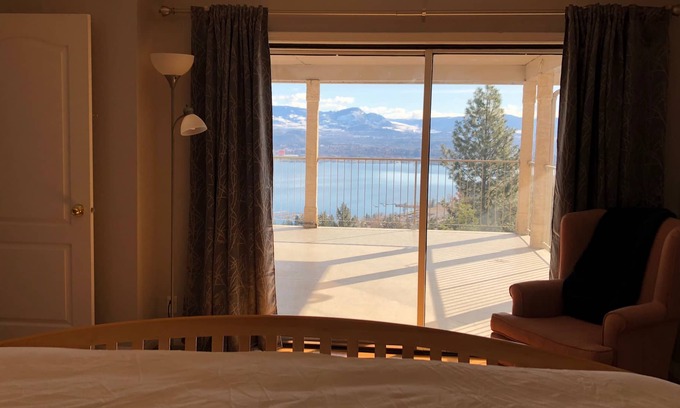 West Kelowna Estates House | Beautiful lakeview 3 bdrm in West Kelowna