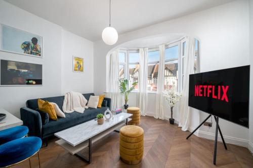 New Cross Apartment | Beautiful luxe 3 Bedroom with 4 Beds
