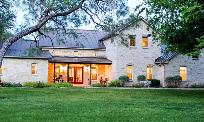 Fredericksburg House | Beautiful luxury wine country riverfront house on the Pedernales - dog-friendly
