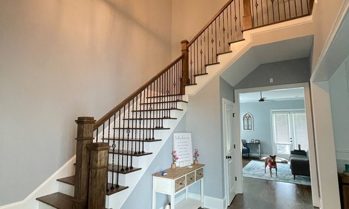 Evans House | Beautiful Masters Rental Quiet Neighborhood