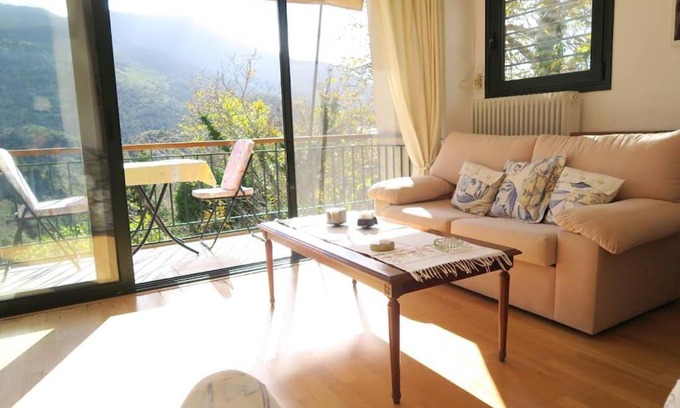 Longanikos House | Beautiful mountain view house with fireplace