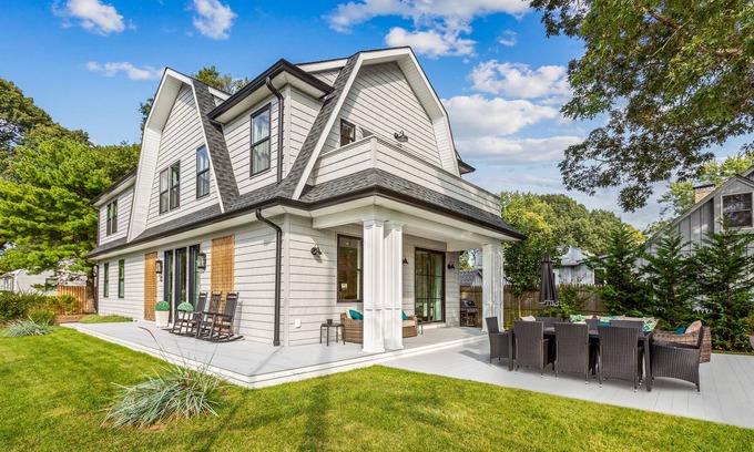 Point Pleasant Beach House | Beautiful "new construction" Beach House just one mile to popular beaches.
