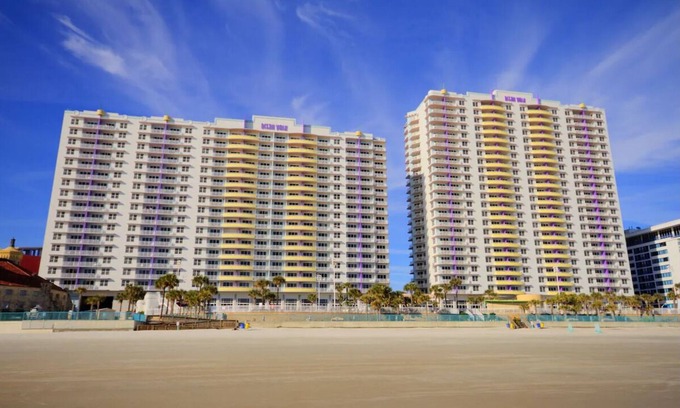 Smith's Memento Resort | Beautiful Ocean Walk 1Bed/1Bath in Daytona Beach, FL!n