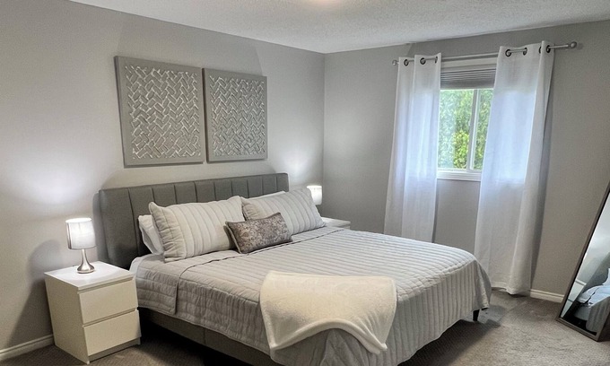 Paris House | Beautiful Paris, Ontario!