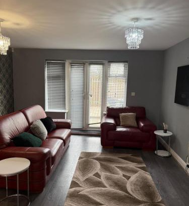 Wigan Apartment | Beautiful park view town house