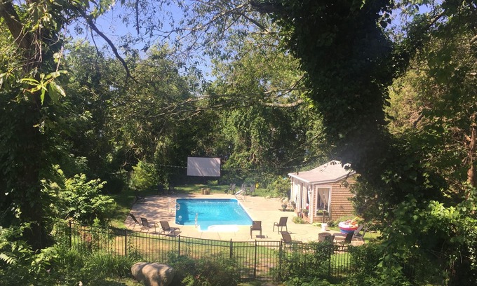 South Kingstown Apartment | Beautiful pool, hot tub (new spring 2022!) quiet, close to beach!