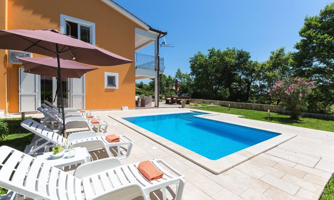 Presika Villa | Beautiful pool Villa, 2.5 km from the sea, 920 m2 private surroundings,