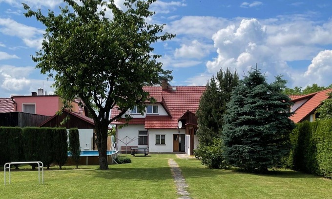 Sudomerice u Bechyne House | Beautiful private villa for 11 people with WIFI, TV, patio and pets allowed