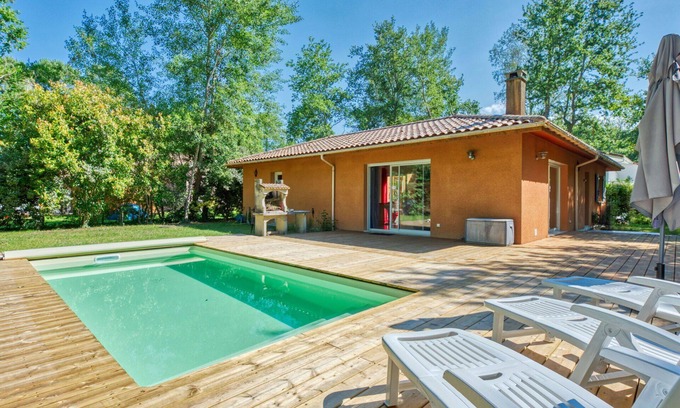 Naujac-Sur-Mer House | Beautiful private villa for 7 guests with WIFI, private pool, TV, terrace and pets allowed