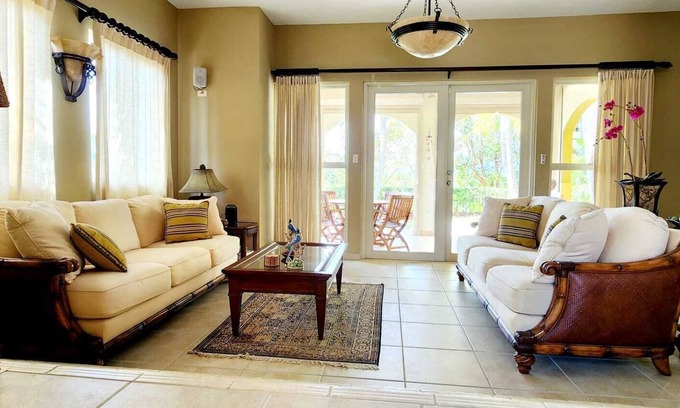 Candelero Abajo Apartment | Beautiful Private Garden View 4 Bedroom Apartment (Monthly Rentals)
