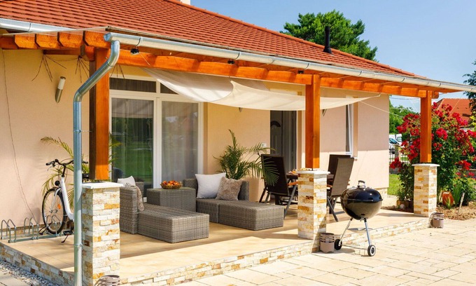 Balatonszemes House | Beautiful private villa for 6 people with WIFI, private pool, TV and terrace