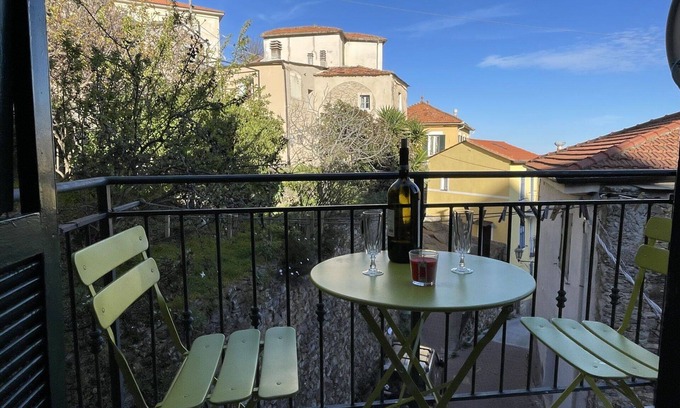 Pietrabruna House | Beautiful private villa for 4 guests with WIFI, TV, balcony and pets allowed