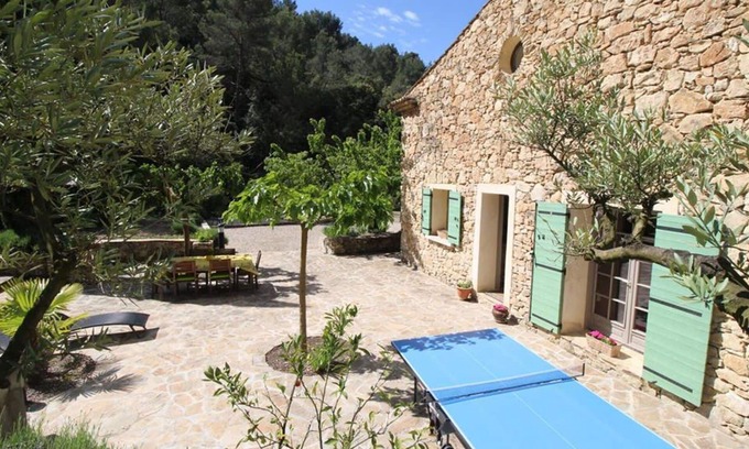Caromb Villa | Beautiful private villa for 8 people with WIFI, private pool, TV and pets allowed