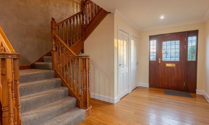South Galson Villa | Beautiful private villa for 10 guests with WIFI and TV