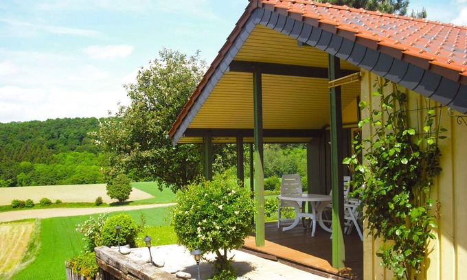 Bremke House | Beautiful private villa for 6 people with WIFI, TV, patio, pets allowed and panoramic view