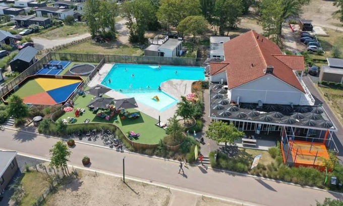 Nunspeet House | Beautiful private villa for 4 guests with WIFI, pool, TV and terrace