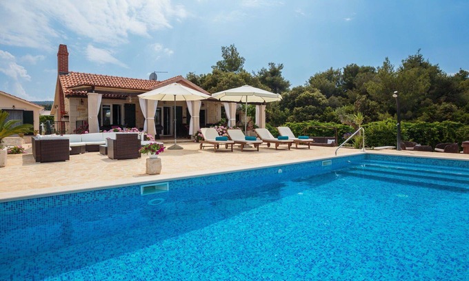 Milna (Brac) House | Beautiful private villa for 10 guests with WIFI, private pool, A/C, hot tub, TV and terrace