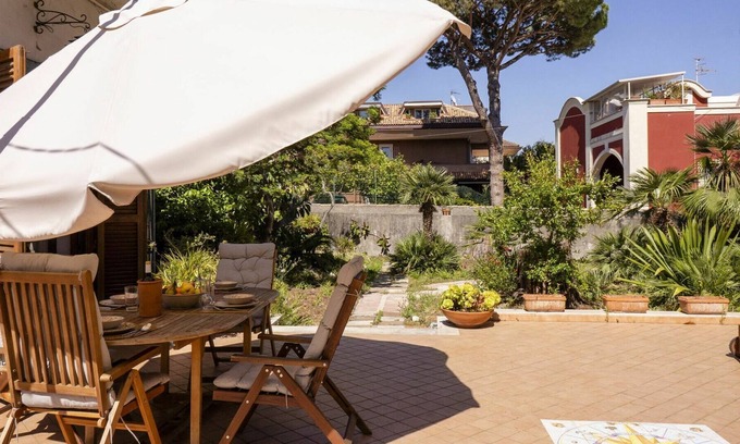 Formia Villa | Beautiful private villa for 8 guests with WIFI, A/C, TV, terrace, pets allowed and parking