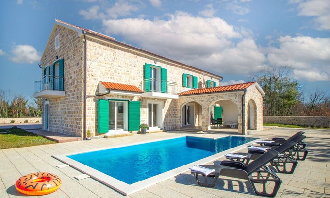 Drinovci House | Beautiful private villa with private pool, WIFI, A/C, TV, terrace, pets allowed and panoramic view