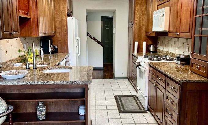 Ashley Oaks House | Beautiful Private west Knoxville home 2700sf