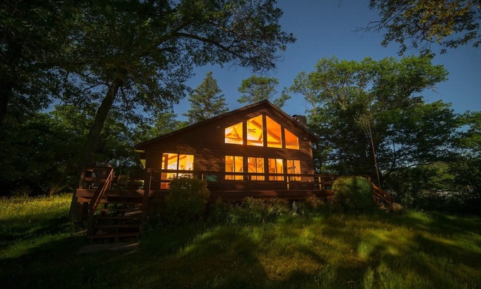 Burtrum House | Beautiful, Quiet, Private 1.85 Acre Lake Home On Gorgeous Mound Lake.