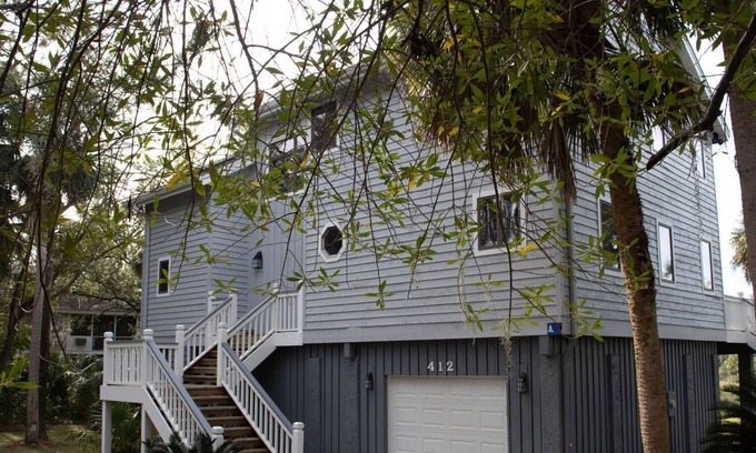 Blue Heron Lake House | Beautiful & Quiet Two-Story Family Home w/ Amazing Lake Views