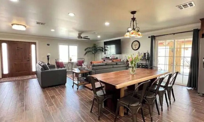 California City House | Beautiful quiet luxurious home with an amazing Desert view.