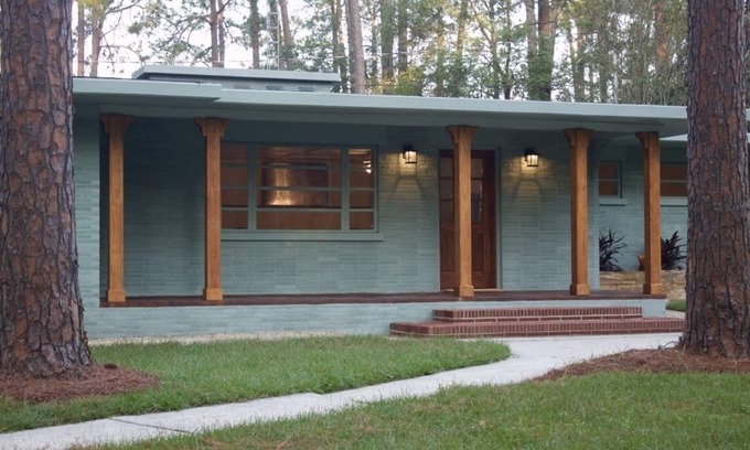 Moultrie House | Beautiful re-modeled mid-century home on a quiet street close to downtown.