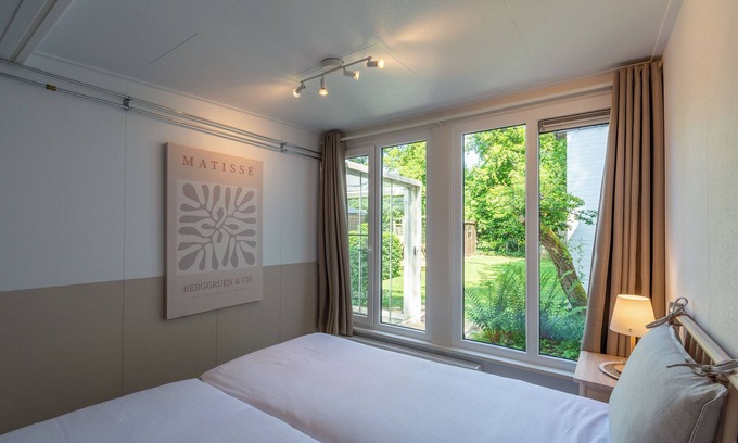 Sint Maartenszee House | Beautiful, recently renovated vacation home within walking distance to the beach!