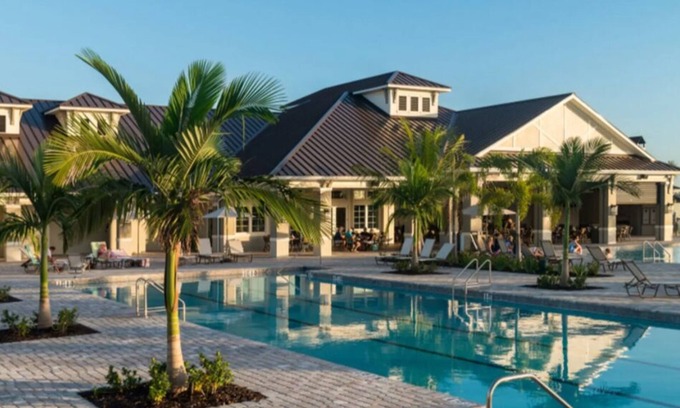 Gateway House | Beautiful Resort Style Timber Creek Townhome