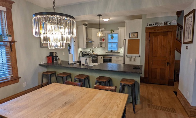 Livingston Park House | Beautiful restored home in historic Old Oaks! Close to downtown!
