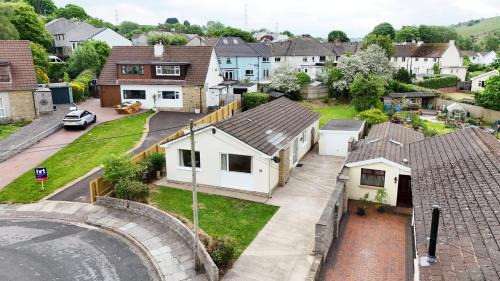 Cowbridge House | Beautiful Rural Bungalow in Aberthin