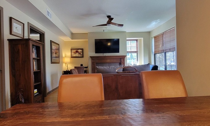 Nob Hill Condo | Beautiful Space in the Heart of NW Portland's Alphabet District