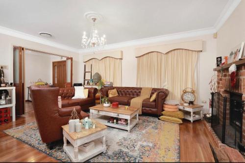 Baulkham Hills House | Beautiful & spacious home overlooking pool