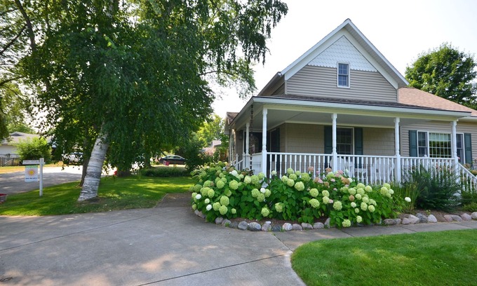 Northport House | Beautiful, spacious home in the village. Walk to everything. Air conditioning