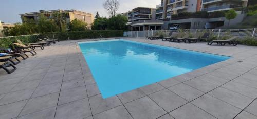 Bastide Giraud Apartment | Beautiful studio in a residence with swimming pool
