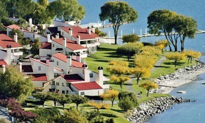 Chelan Apartment | Beautiful studio unit at resort, sleeps 2