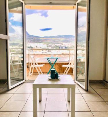 Gap Apartment | Beautiful studio with balcony
