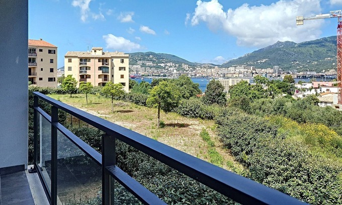 Le Ricanto Apartment | Beautiful T2 Large Terrace, near the beach