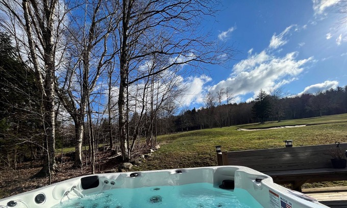 Wilmington Ski Chalet | Beautiful-Top Guest rated -Golf/Ski Home W/Hot Tub and heated pool access.