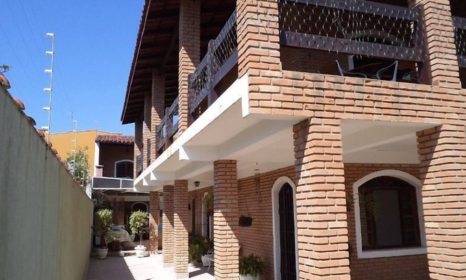 Jardim Britania House | Beautiful townhouse with pool 100 m from the beach, sleeps 14 people