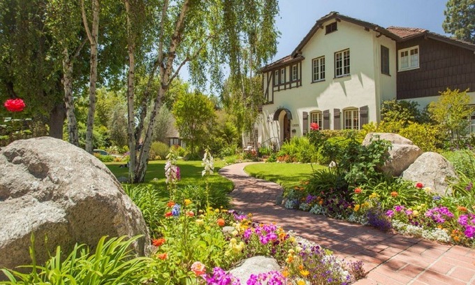 Altadena House | Beautiful & Tranquil Tudor Revival Home (1925) In Coveted Pasadena Neighborhood