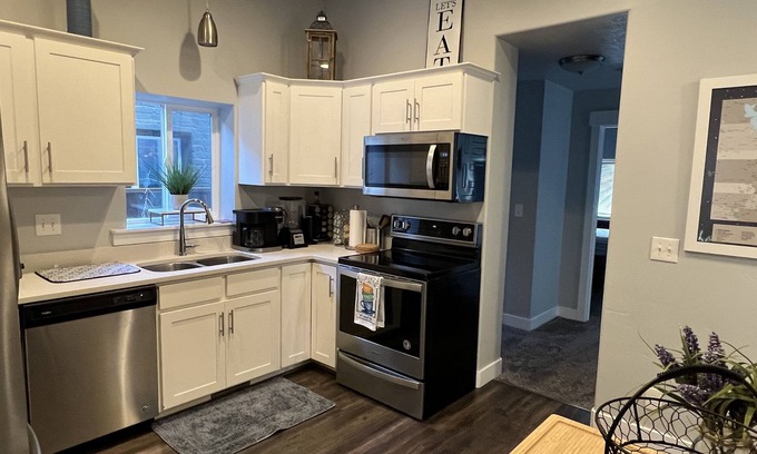 East Central House | Beautiful Updated home in 9th & 9th neighborhood. Best Location! Close to U of U