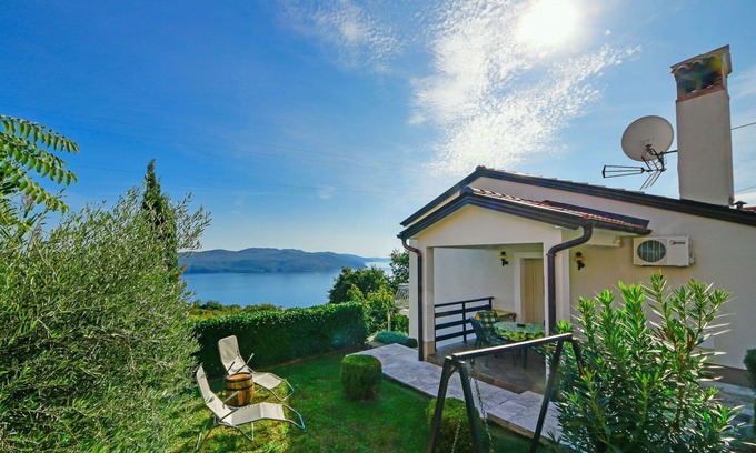 Zagore House | Beautiful villa for 2 people with A/C, WIFI, TV and terrace