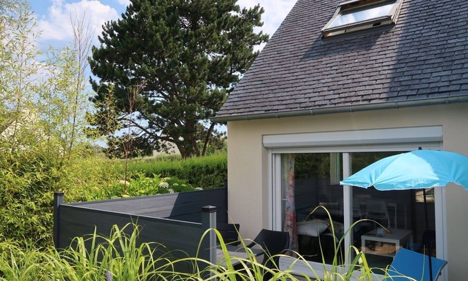 Locquirec House | Beautiful villa for 3 guests with WIFI, TV, patio, pets allowed and parking