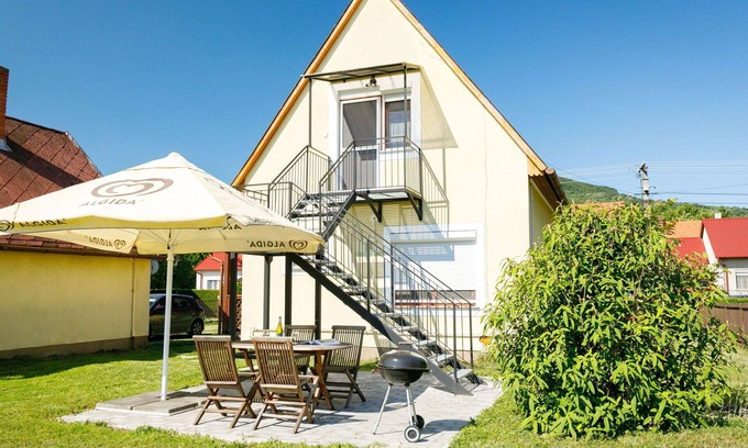 Badacsonytomaj House | Beautiful villa for 4 people with WIFI, A/C, TV and balcony
